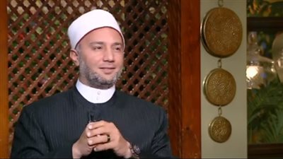 عالم أزهري: الفقير عليه أن يخرج زكاة فطر مما يجمعه من مساعدات