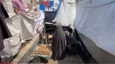 شاهد.. نساء غزة يتحدين الحرب بصنع 