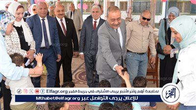 محافظ الإسماعيلية يحتفل بالعيد مع أبناء دار الرحمة لرعاية الفتيات والحضانة الإيوائية