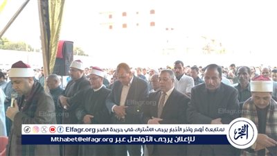 رئيس مركز ابشواى يؤدي صلاة عيد الفطر المبارك بساحة ملعب ابشواي الرياضي