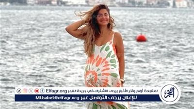أحدث ظهور لـ منة فضالي بفستان صيفي على البحر