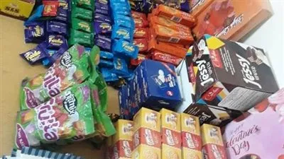 ضبط مالك سوبر ماركت بحيازته كميات من المواد الغذائية مجهولة المصدر بالقاهرة