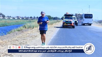 وصل الأقصر.. سائح أفريقي يقطع 8983 كيلو مترًا على الأقدام من جنوب افريقيا إلى برج القاهرة