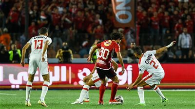 نجم الزمالك السابق يكشف سبب هزيمة الأهلي أمام الزمالك في الدوري المصري