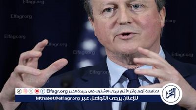 مذيعة تحرج كاميرون بسؤال عن رد فعل بريطانيا في حال تعرض قنصليتها للقصف