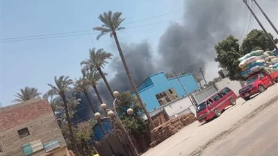 إخماد حريق بمخزن خردة بالبدرشين دون إصابات