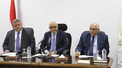 وزير التعليم: إجراءات تفتيش دقيقة قبل دخول اللجان واستخدام العصا الإلكترونية لامتحانات الدبلومات الفنية