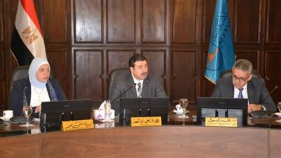  جامعة الإسكندرية تناقش استكمال الاستعدادات الإدارية لامتحانات الفصل الدراسى الثاني