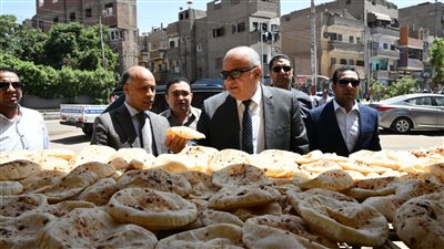 محافظ قنا يفاجئ عددًا من المخابز بقوص