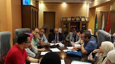 وكيل صحة أسيوط يترأس اجتماعا مع رؤساء فرق المعايشة بالمستشفيات العامة والمركزية