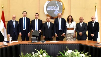 وزير النقل: توقيع عقد البنية الفوقية لمحطة حاويات تحيا مصر 1 بميناء دمياط