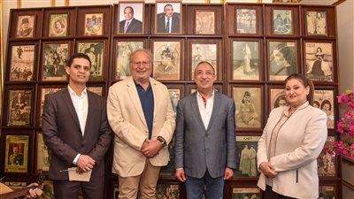 محافظ الإسكندرية يستقبل جلالة الملك أحمد فؤاد الثاني بستاد الإسكندرية الرياضي الدولي