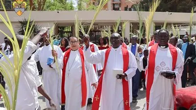 كاتدرائية جميع القديسين تحتفل بأحد الشعانين