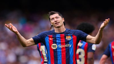 عاجل.. ليفاندوفسكي يحسم الجدل حول رحيله عن برشلونة 