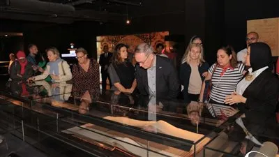 سفير السويد في زيارة لمكتبة الإسكندرية