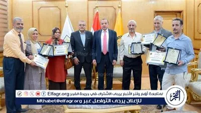 مجلس جامعة بني سويف يكرم أعضاء الجهاز الإداري ممن بلغوا سن المعاش