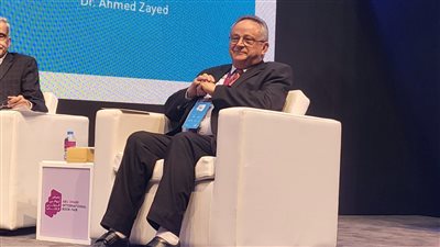 أحمد زايد في ندوة 