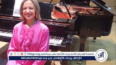 أصابع البيانو لغادة شاكر على المسرح الصغير