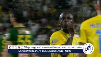 النصر يضرب الخليج بثنائية في الشوط الأول