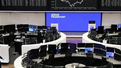 الأسهم الأوروبية تبدأ تداولاتها متراجعة بتأثير قرار تثبيت الفائدة الأمريكية