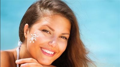 أهمية العناية بالبشرة في فصل الصيف ونصائح للحفاظ عليها 