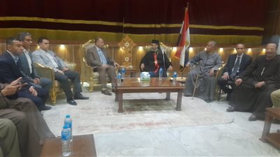 محافظ أسيوط يزور مطرانية الأقباط الكاثوليك لتقديم التهاني للأقباط بعيد القيامة المجيد