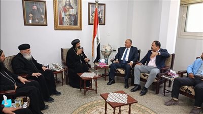 السكرتير المساعد لمحافظة الجيزة يزور مطرانية أطفيح للتهنئة بعيد القيامة المجيد