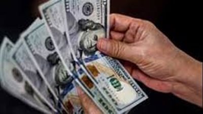 مكاسب قوية للدولار وتحذير من تدخل حكومي لإنقاذ الين الياباني