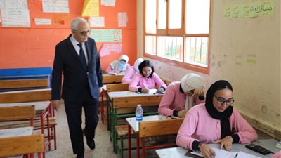 وزير التعليم يتابع امتحانات صفوف النقل للمرحلتين الابتدائية والإعدادية بالجيزة 