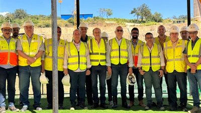 وزير الإسكان يتفقد سير العمل بمشروع سد ومحطة 