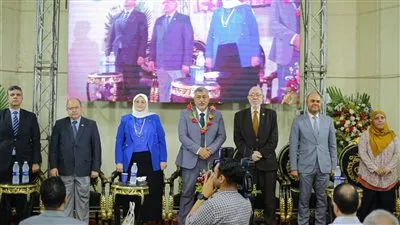 صيادلة المنوفية تكرم رئيس هيئة الدواء فرع المحافظة 