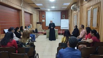 مطران المنيا للأقباط الكاثوليك يلتقي مديري المشروعات التابعة لمكتب العمل الإيبارشي