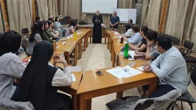 الأنبا باسيليوس يتفقد ورشة عمل ممثلي الهيئات التنموية بعدة إيبارشيات