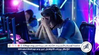 تسبب هياج عصبي.. استشاري نفسي تُحذر من خطورة الإدمان الرقمي (فيديو)