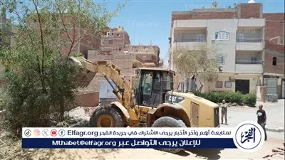 رئيس مدينة القصير يقود حملة لإزالة تعدي بمنطقة شنيشن