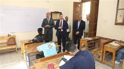 محافظ المنوفية يتفقد انتظام سير اللجان والاطمئنان على الحالة العامة وتقديم الدعم لأبنائنا الطلاب