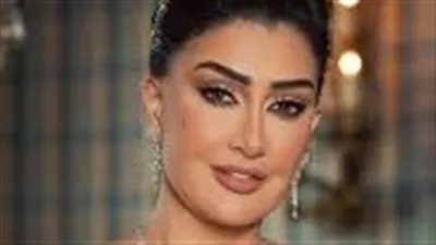 شاهد.. غادة عبد الرازق تتألق في أسبوع باريس للموضة