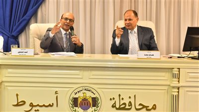 سعد والمنشاوى يترأسان الاجتماع الأول لمجلس إدارة مركز رصد ودراسة المشكلات المجتمعية بجامعة أسيوط