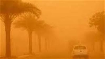 عاصفة ترابية تغطي مرسى مطروح بلون أصفر كثيف في ثاني أيام العيد (فيديو)