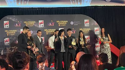 إسعاد يونس تقدم جوائز أبطال مسلسل كامل العدد1 بحفل كأس إنرجي للدراما