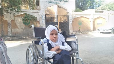 رغم إعاقتها.. روضة طالبة من ذوي الهمم تؤدي امتحانات الثانوية الأزهرية بالأقصر
