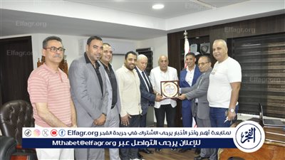 لتهنئته بالكونفدرالية.. وفد من نادي النصر يزور الزمالك ويكرم حسين لبيب