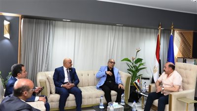 محافظ أسوان يستقبل عميد المعهد العالى للموسيقى لتنظيم فعاليات فنية