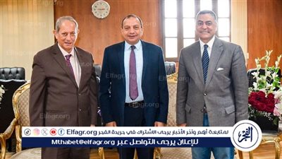 سفير مصر ببورندي يشارك في افتتاح مكتبة كلية الألسن بجامعة بني سويف