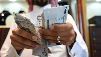 ارتفاع سعر الريال السعودي اليوم الخميس مع دخول موسم الحج 2024