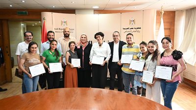 القباج تكرم أبطال الفيلم التسجيلي 