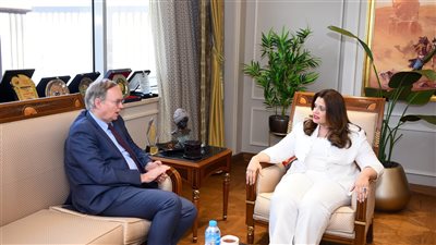 وزيرة الهجرة تستقبل سفير الاتحاد الأوروبي لدى مصر لبحث التعاون في ملف التدريب من أجل التوظيف