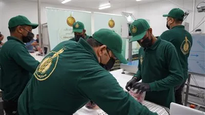 بيت الزكاة والصدقات ينتهي من توزيع لحوم الصدقات على أكثر من 