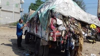 تزامنًا مع قرب حلول عيد الأضحى.. حملات مكثفة ومستمرة لإزالة المخلفات الصلبة بشوارع وقرى المنيا