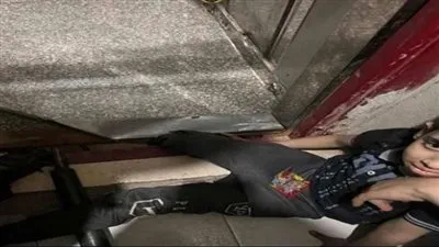أمن القاهرة ينجح فى إنقاذ أحد الأطفال محتجز بمصعد بأحد العقارات